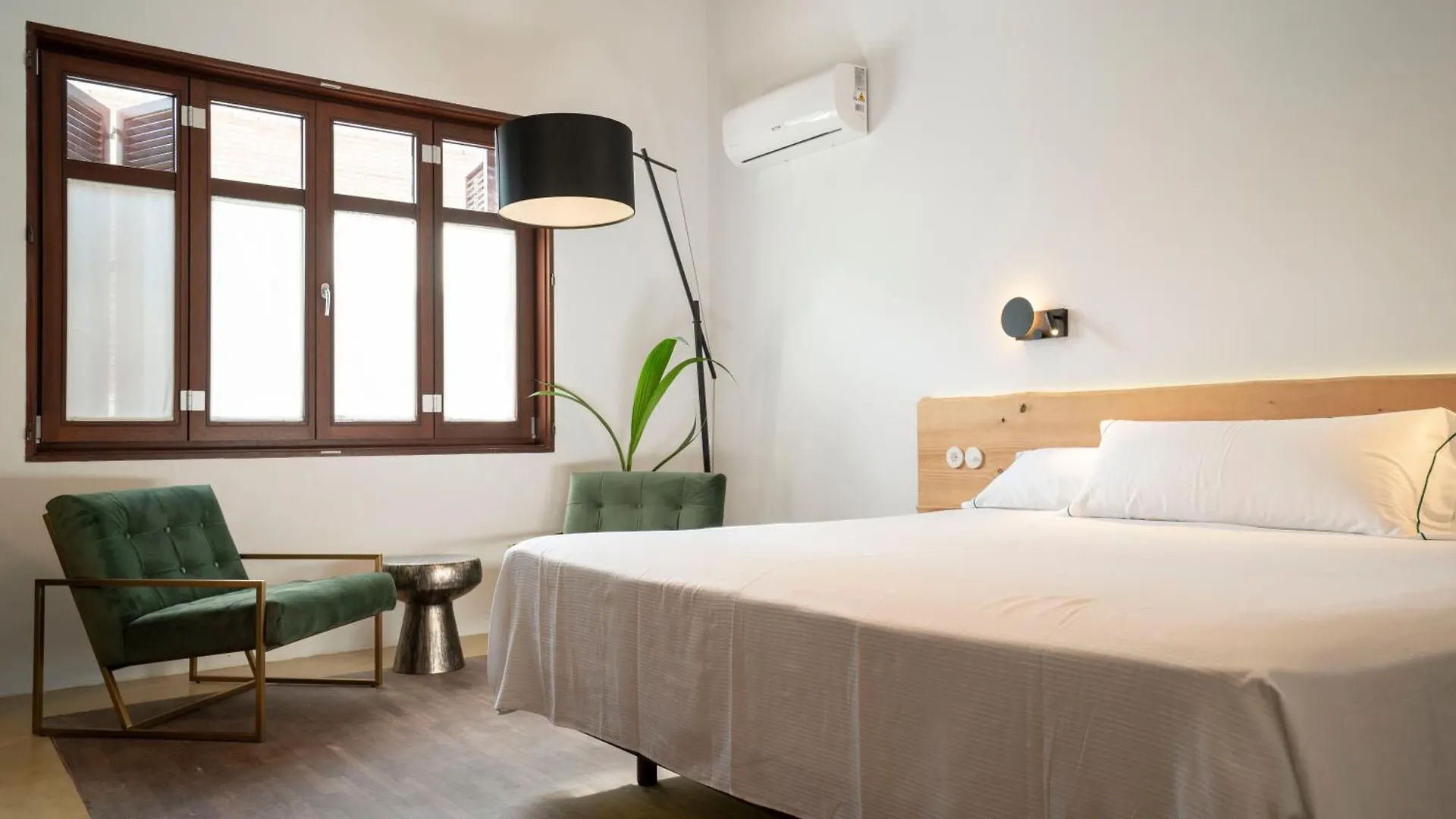 La Moderna Suites Malaga Hotel