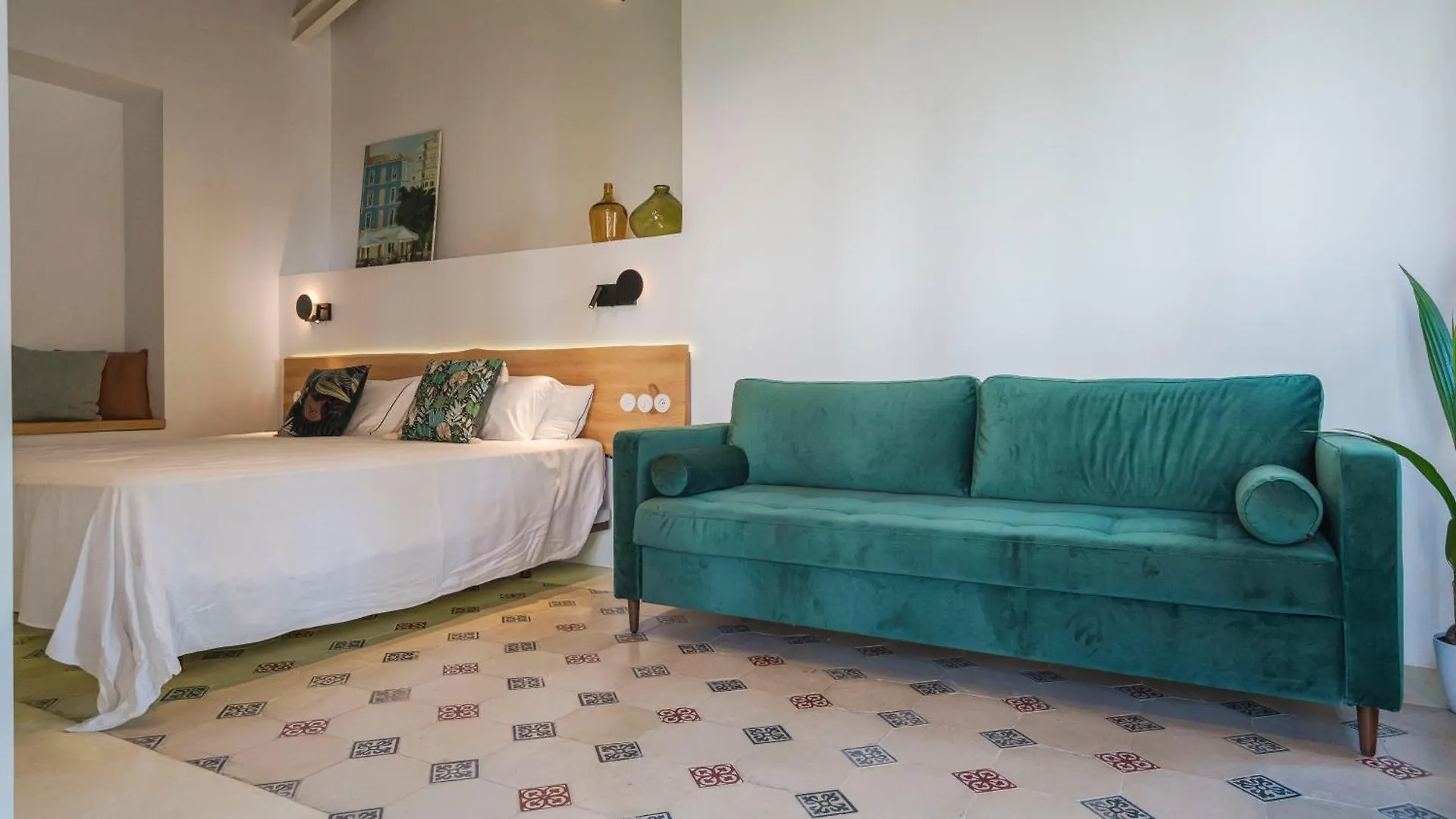 La Moderna Suites Malaga Hotel