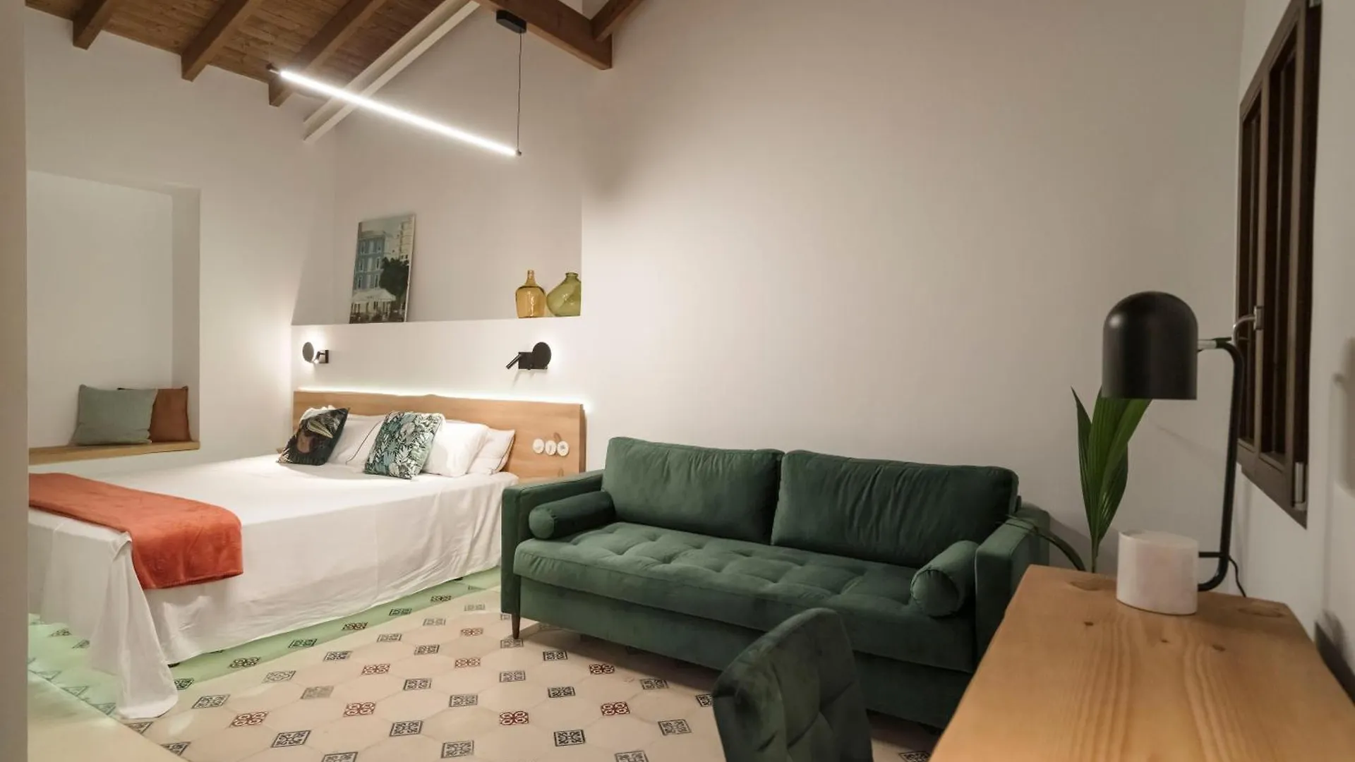 La Moderna Suites Málaga Hotel